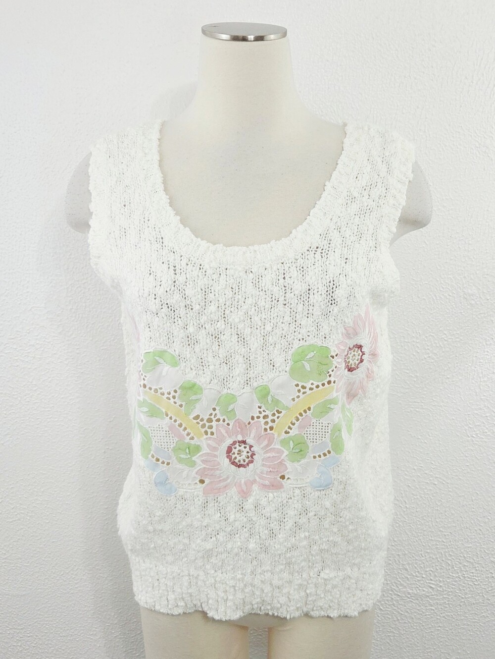Vintage 80s floral embroidered sweater vest pastel ivory knit sleeveless medium